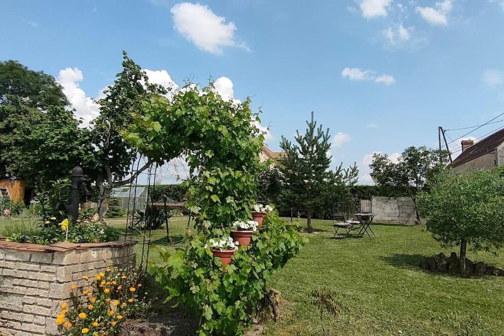 Les Lys Jolie Suite Parentale Privative Deux Adultes Avec Sdd Pertheville-Ners Buitenkant foto